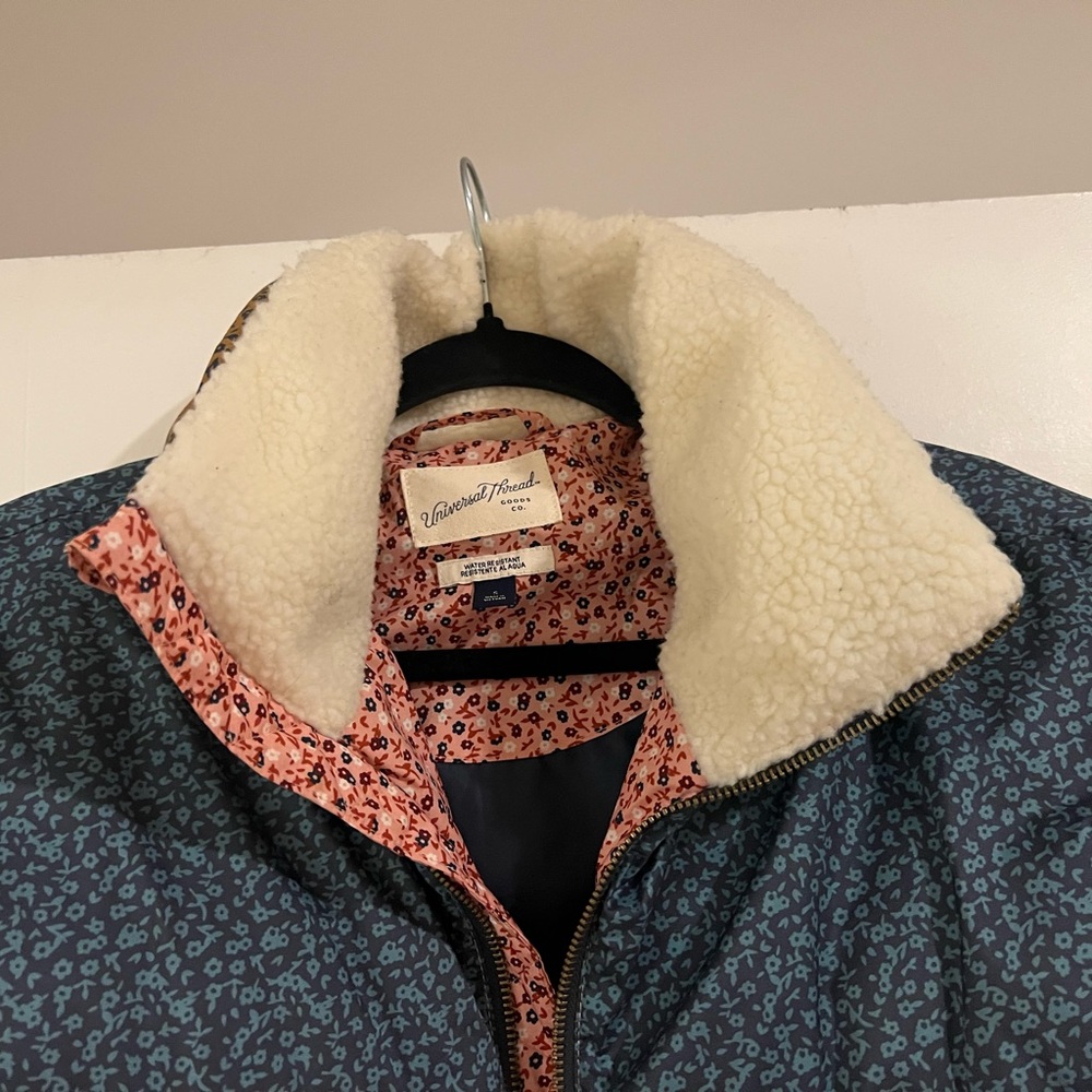 Universal Thread - Target Jacket - Picture 3 of 7